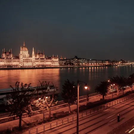 Apartment Parliament Panorama
